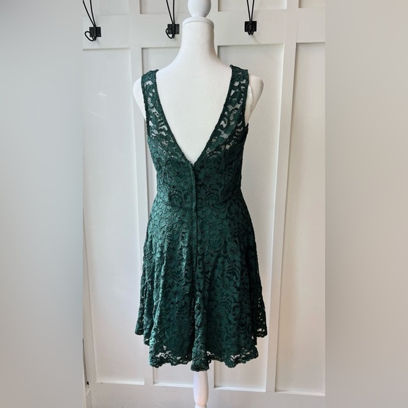 Women’s Formal Midi Dress Davids Bridal Green Juniper Lace Halter A-Line Size 6 - Picture 5 of 9